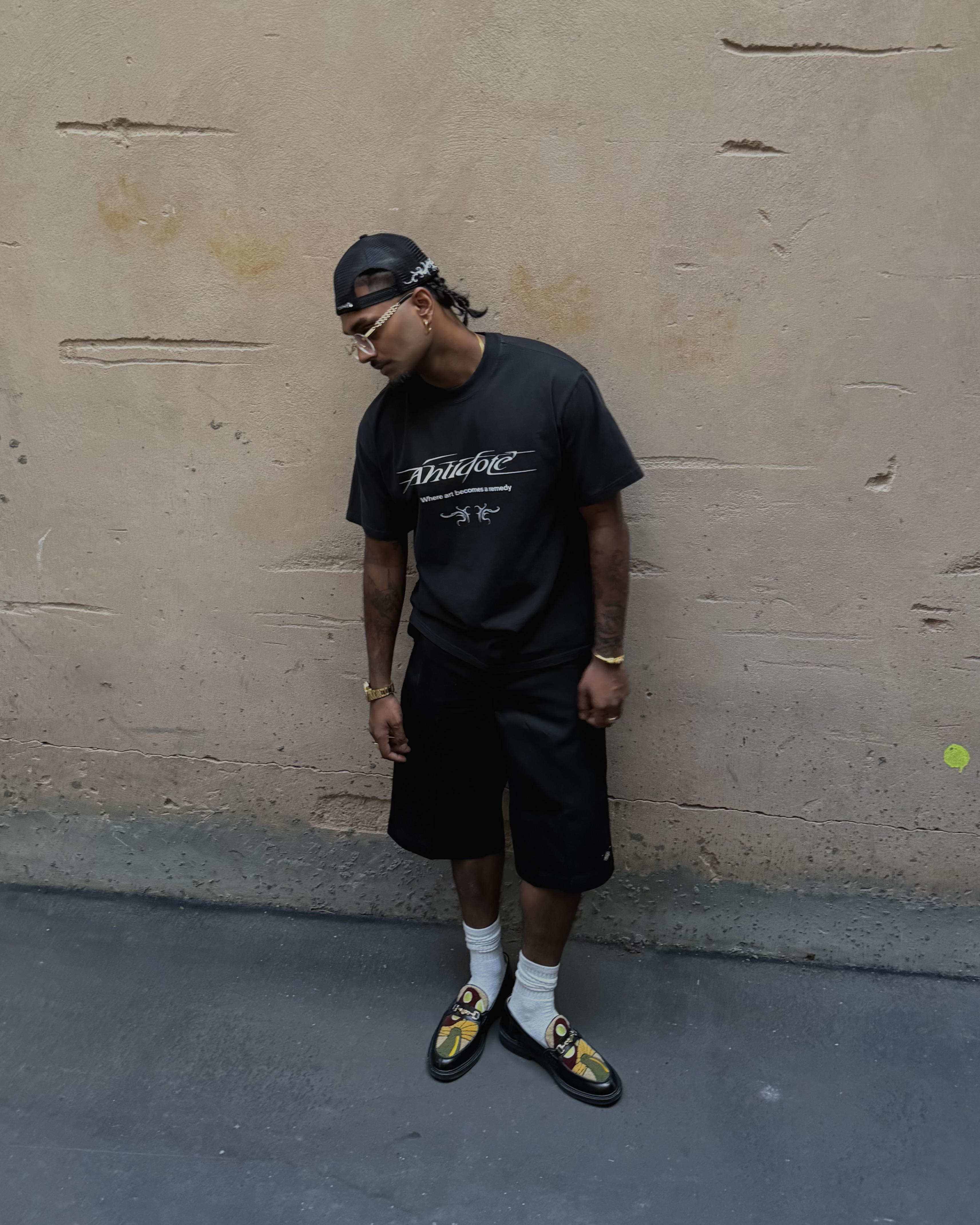 ANTIDOTE LOGO BLACK T